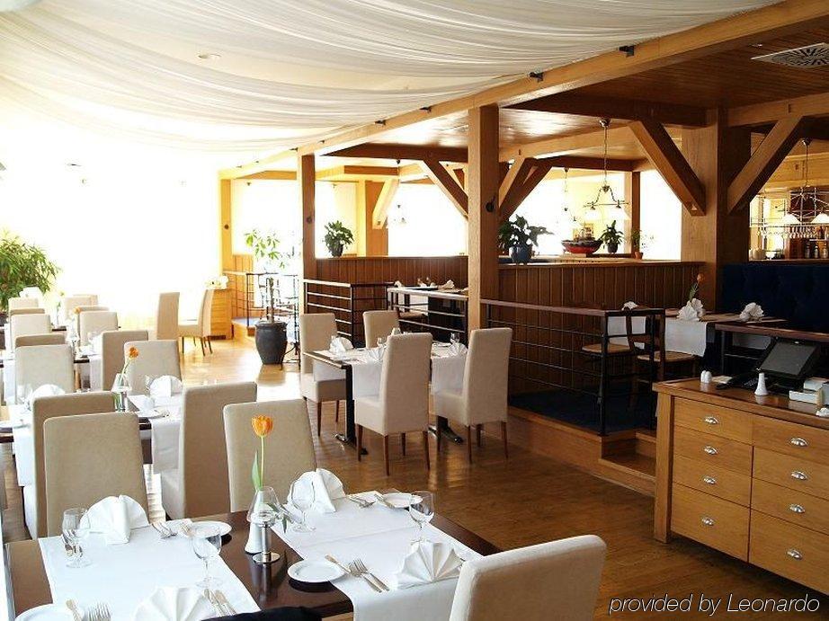 Leba Hotel & Spa Restaurant photo