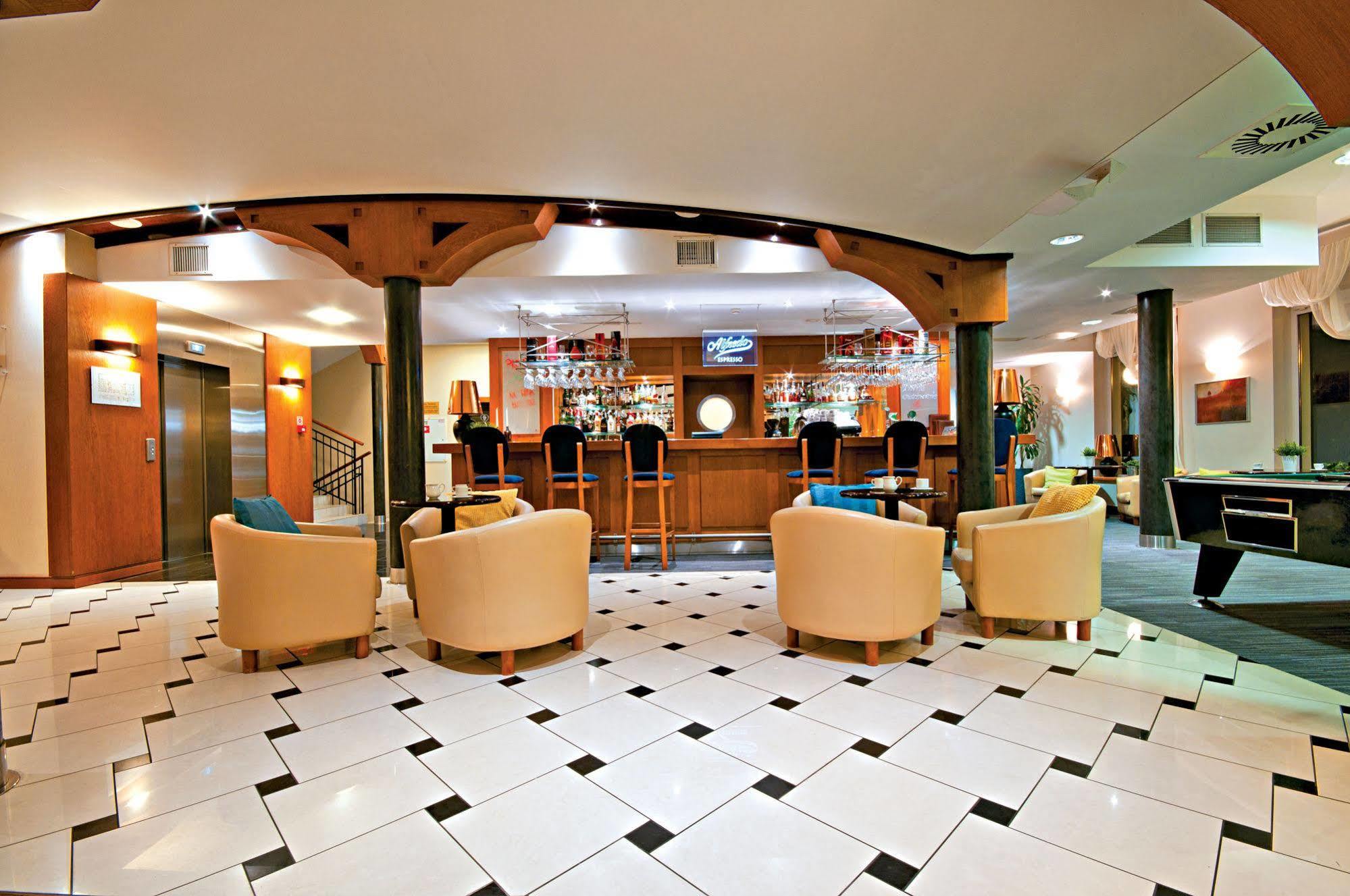 Leba Hotel & Spa Exterior photo
